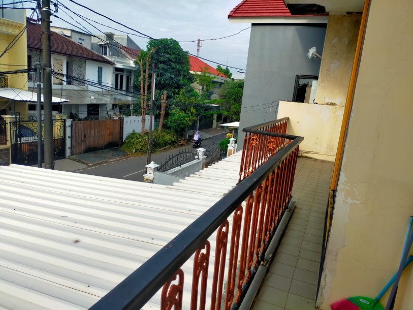 Rumah rapih siap huni di Taman Pulo Indah hadap Boulevard, Penggilingan Jakarta Timur-9