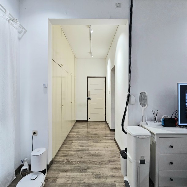 Rumah Mewah Furnish, Ada Kolam Renang Pribadi di Metlend Menteng, Jakarta timur-5