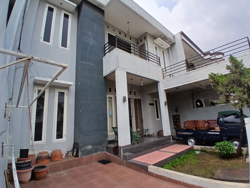 Rumah 2,5 lantai siap huni hadap Boulevard Utama di Metland Menteng, Jakarta Timur-0