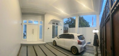 For Sale :  Rumah semi Furnish, Full Renov seperti baru di Metland Menteng, Jakarta Timur-1
