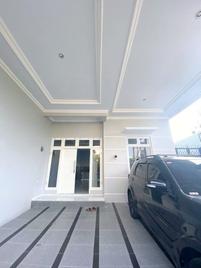 For Sale :  Rumah semi Furnish, Full Renov seperti baru di Metland Menteng, Jakarta Timur-4