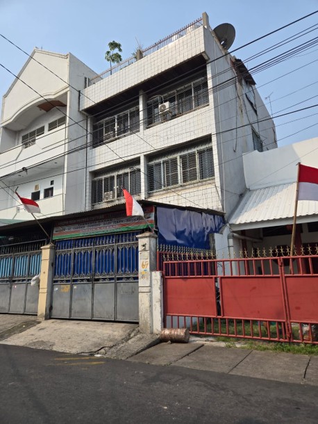 Dijual Ruko 3 Lantai Strategis di Jalan Laksa, Tambora - Cocok untuk Bisnis Konveksi  Deskripsi: Dapatkan peluang emas u-2