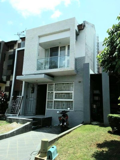 FOR SALE: Rumah Siap huni di Royal Serpong Village, Tangerang-0