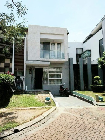 FOR SALE: Rumah Siap huni di Royal Serpong Village, Tangerang-1