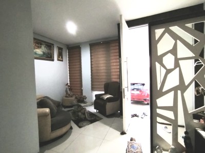 Dijual Rumah siap huni Semi Furnish, Full Renov, di Cluster Yarra, Jakarta Garden City, Jakarta Timur-11