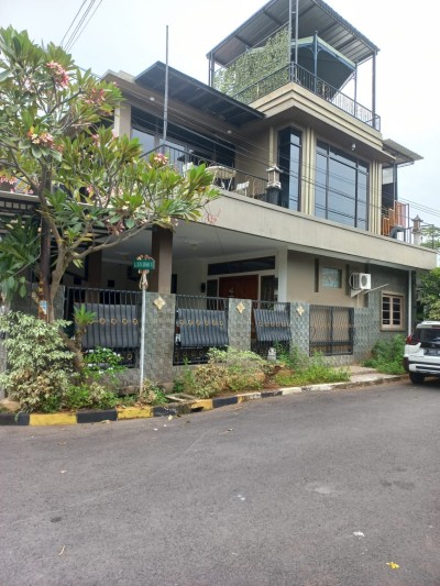 DIJUAL RUMAH HOEK BAGUS.  Kualitas Premium di Duta Harapan.-1