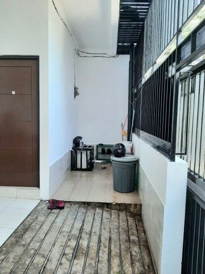Dijual Rumah Kos2an 3 Lantai Lokasi Sangat strategis di Tanjung Duren, Jakarta Barat-5