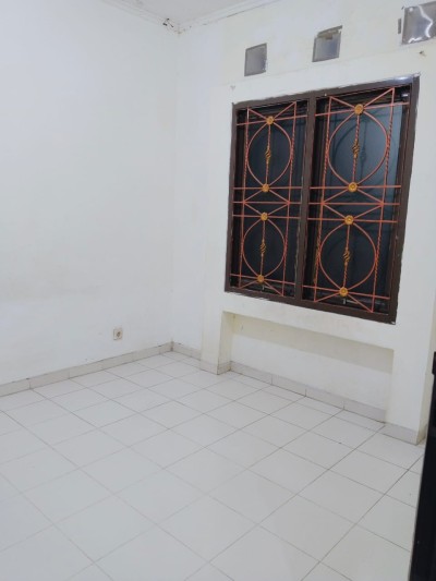 DISEWA RUMAH DI CLUSTER TAMAN TJIKINI METLAND MENTENG - CAKUNG-2